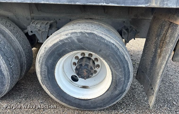 image for item EQ1281 1992 White-GMC WB water truck