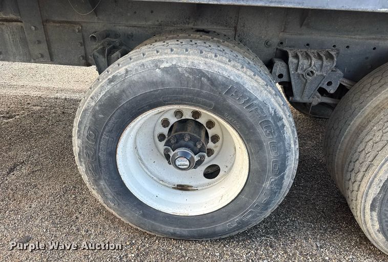 image for item EQ1281 1992 White-GMC WB water truck