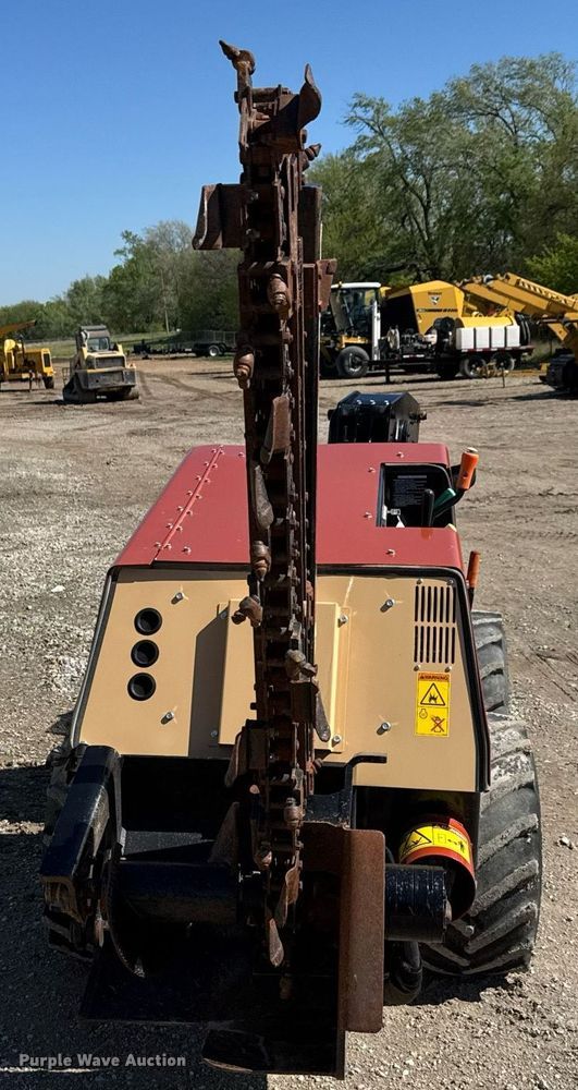 image for item EQ1372 1998 Ditch Witch 410SX trencher