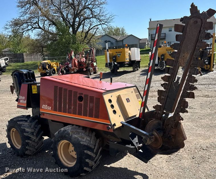 image for item EQ1372 1998 Ditch Witch 410SX trencher