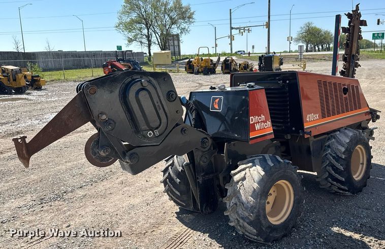 image for item EQ1372 1998 Ditch Witch 410SX trencher