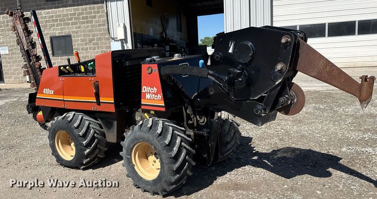 image for item EQ1372 1998 Ditch Witch 410SX trencher