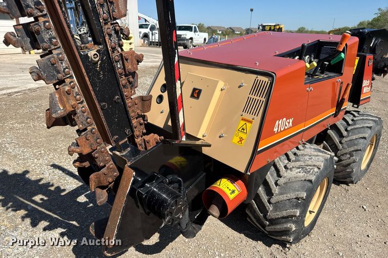 image for item EQ1372 1998 Ditch Witch 410SX trencher