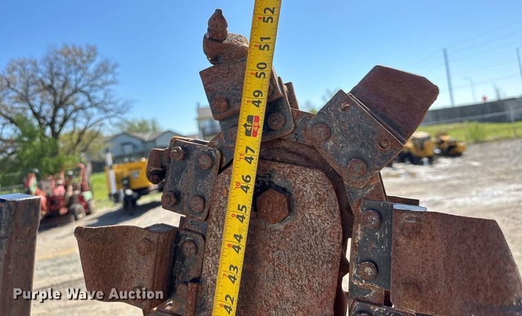 image for item EQ1372 1998 Ditch Witch 410SX trencher