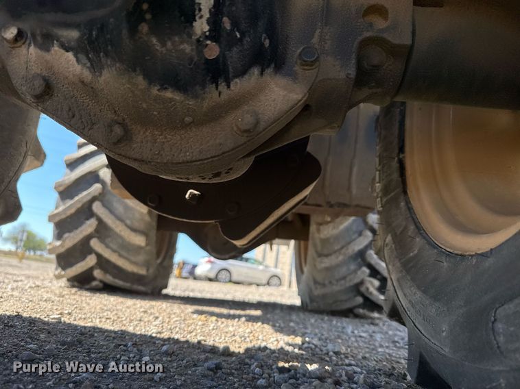 image for item EQ1372 1998 Ditch Witch 410SX trencher