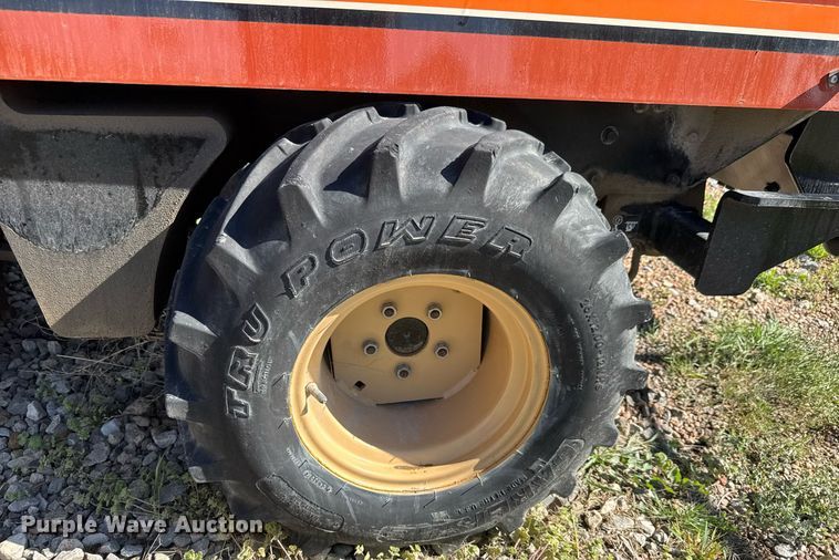 image for item EQ1372 1998 Ditch Witch 410SX trencher