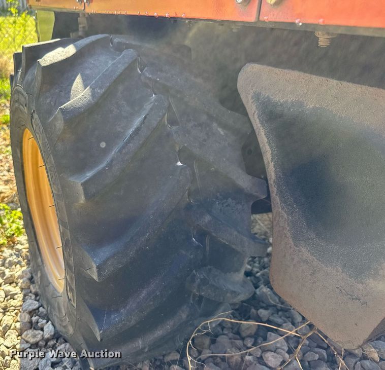 image for item EQ1372 1998 Ditch Witch 410SX trencher