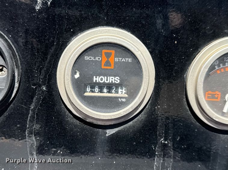 image for item EQ1372 1998 Ditch Witch 410SX trencher