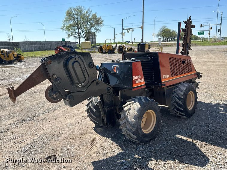 image for item EQ1372 1998 Ditch Witch 410SX trencher