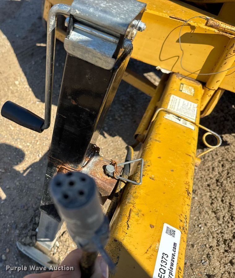 image for item EQ1373 1992 Vermeer 1250BC wood chipper