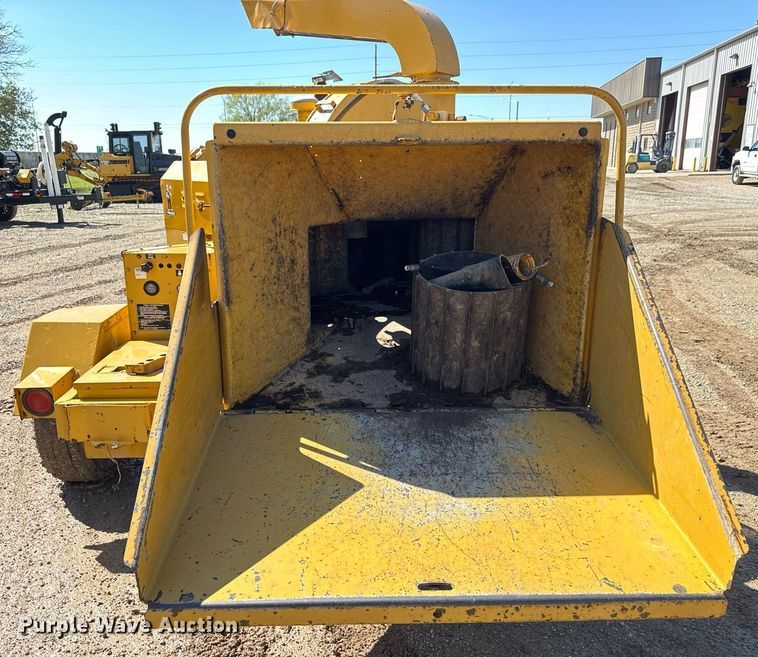 image for item EQ1373 1992 Vermeer 1250BC wood chipper