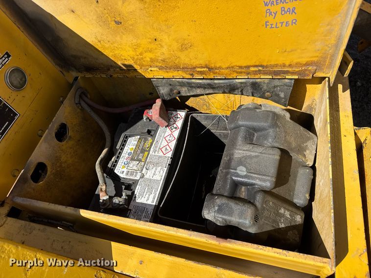 image for item EQ1373 1992 Vermeer 1250BC wood chipper