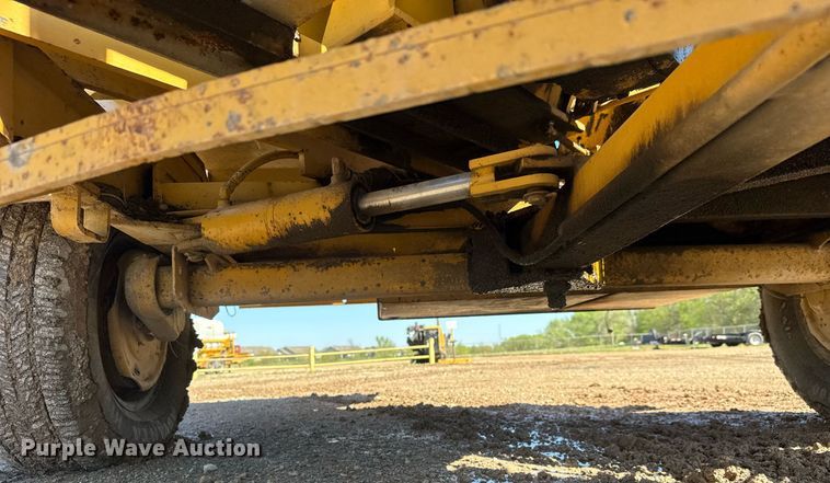 image for item EQ1373 1992 Vermeer 1250BC wood chipper