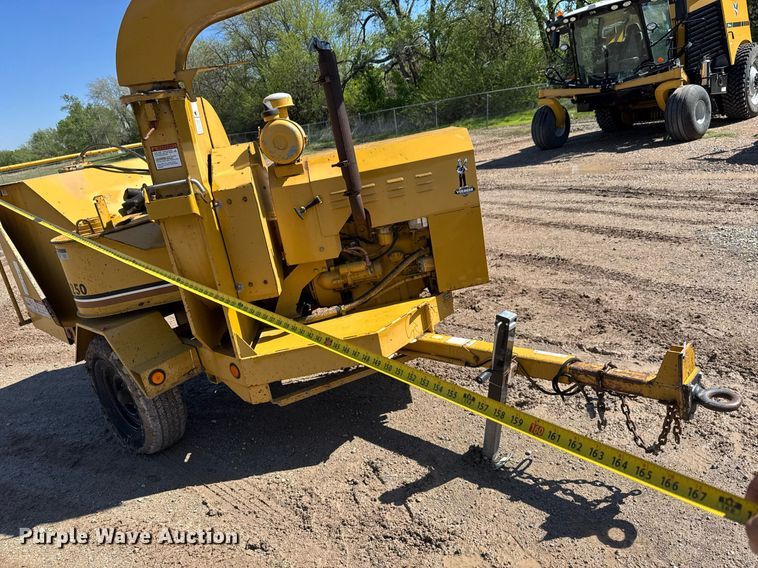 image for item EQ1373 1992 Vermeer 1250BC wood chipper