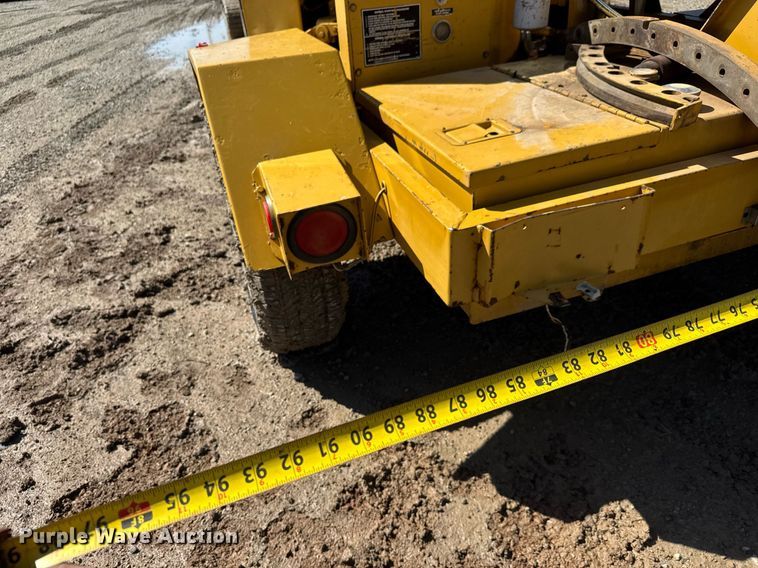 image for item EQ1373 1992 Vermeer 1250BC wood chipper