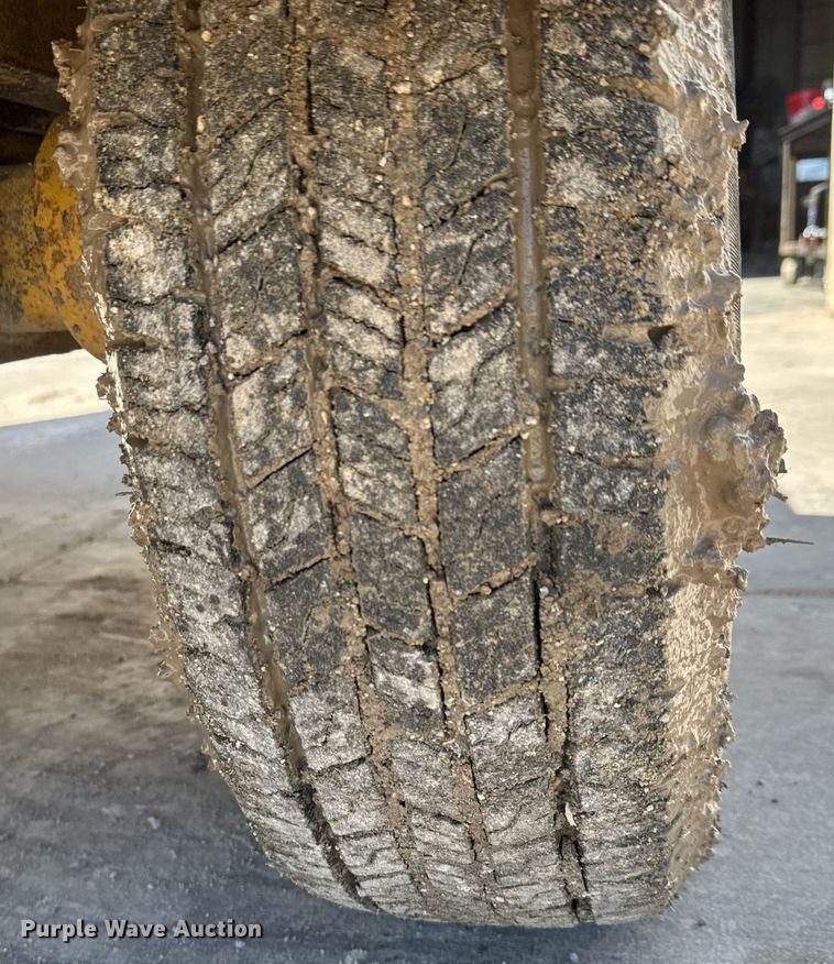 image for item EQ1373 1992 Vermeer 1250BC wood chipper