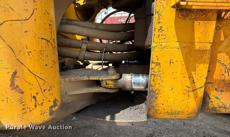 image for item EQ1424 1969 John Deere 646A wheel loader