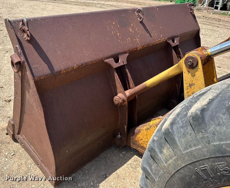 image for item EQ1424 1969 John Deere 646A wheel loader