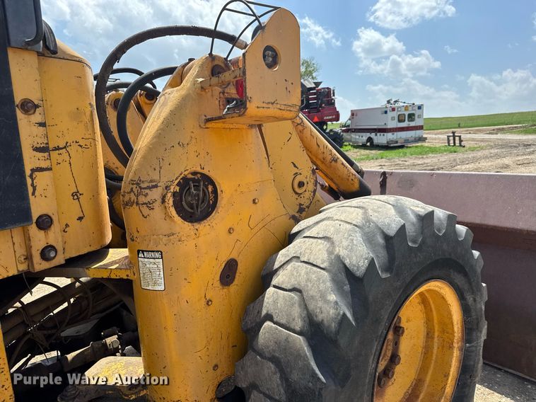 image for item EQ1424 1969 John Deere 646A wheel loader