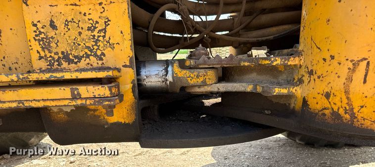 image for item EQ1424 1969 John Deere 646A wheel loader