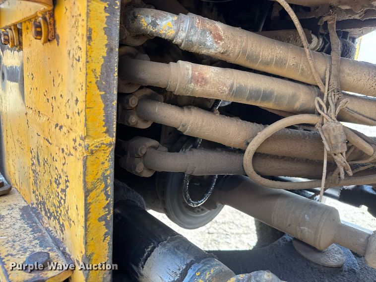 image for item EQ1424 1969 John Deere 646A wheel loader