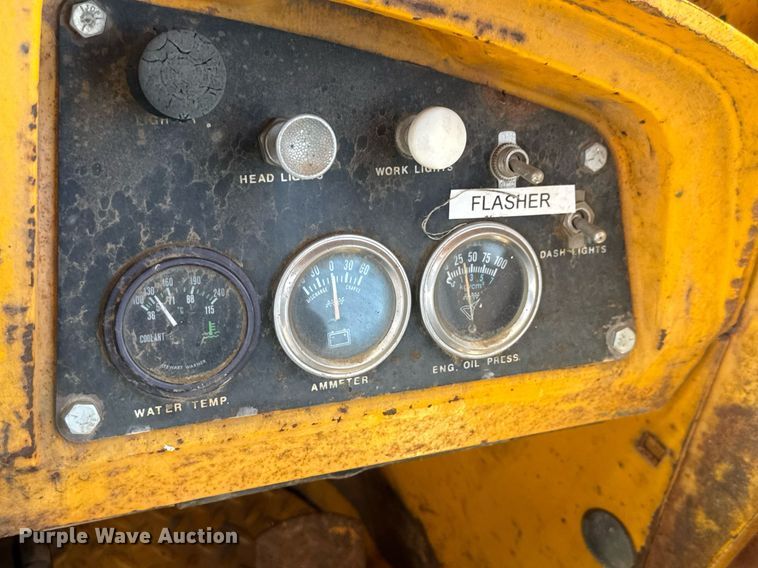 image for item EQ1424 1969 John Deere 646A wheel loader