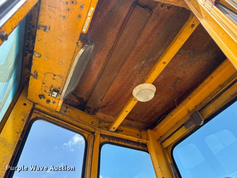 image for item EQ1424 1969 John Deere 646A wheel loader