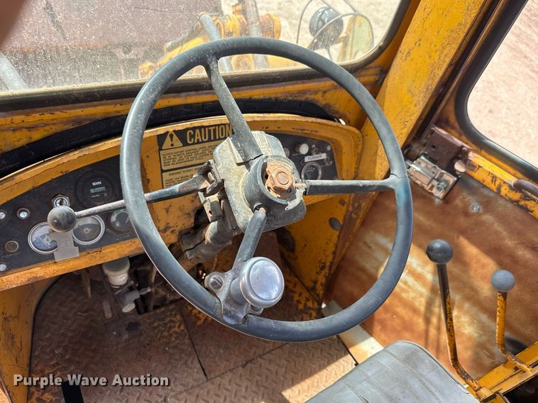 image for item EQ1424 1969 John Deere 646A wheel loader