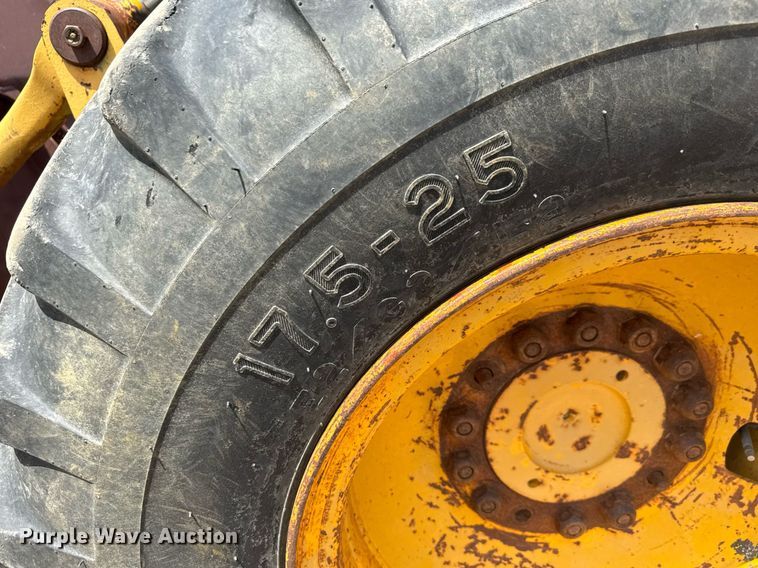 image for item EQ1424 1969 John Deere 646A wheel loader