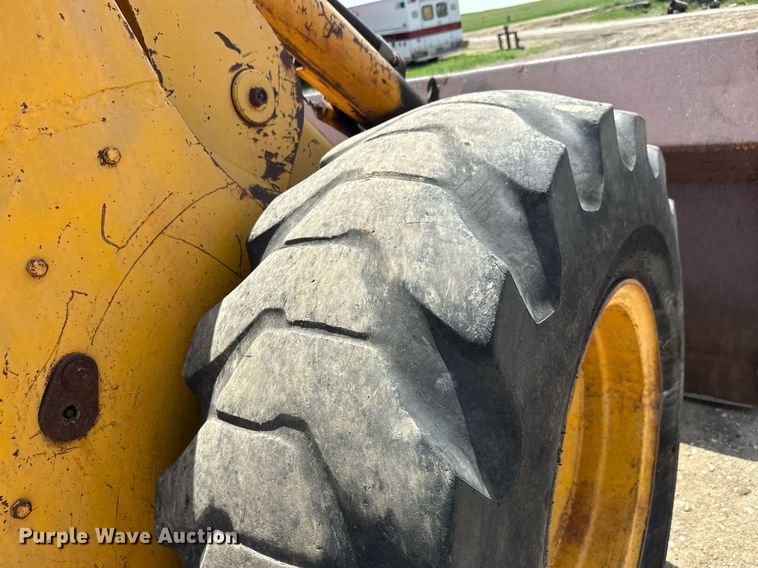 image for item EQ1424 1969 John Deere 646A wheel loader