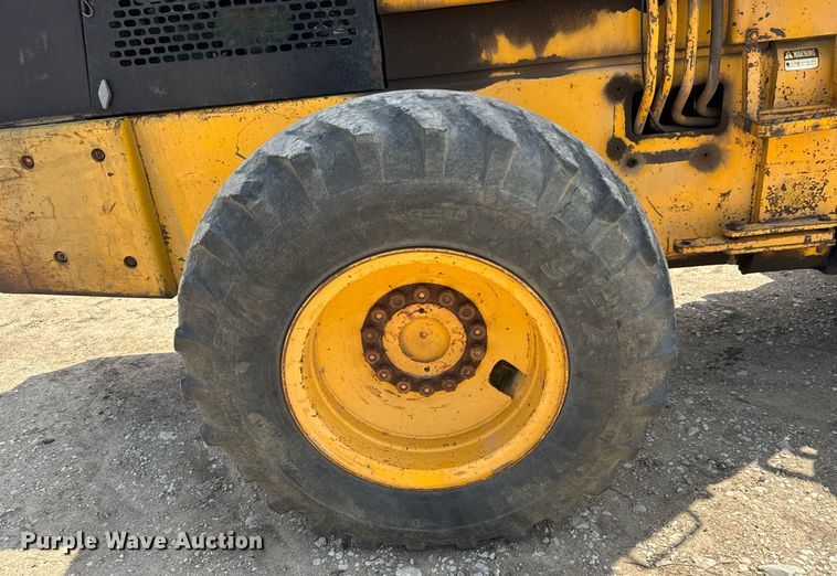 image for item EQ1424 1969 John Deere 646A wheel loader