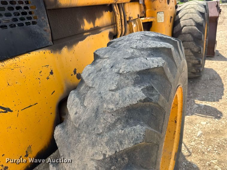 image for item EQ1424 1969 John Deere 646A wheel loader