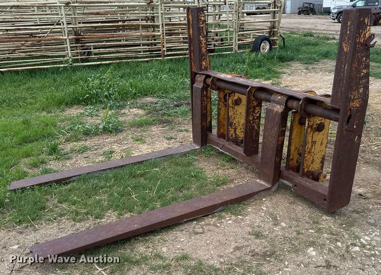 image for item EQ1424 1969 John Deere 646A wheel loader