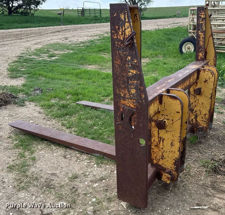 image for item EQ1424 1969 John Deere 646A wheel loader