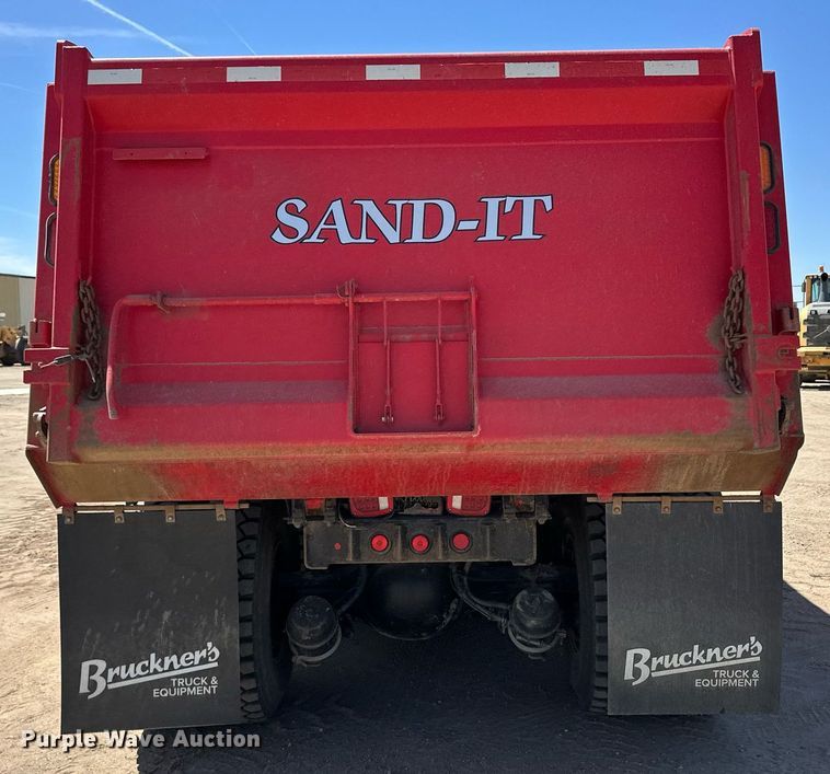 image for item EQ4652 2013 International WorkStar 7600 dump truck