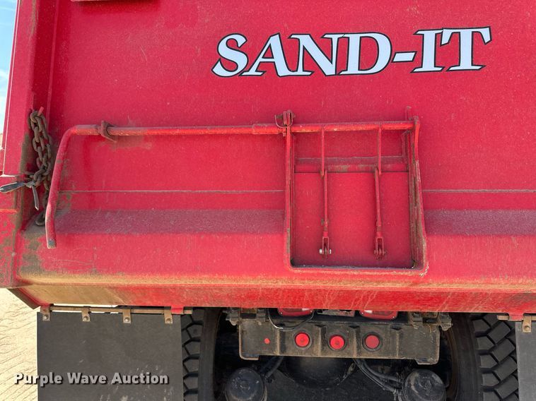 image for item EQ4652 2013 International WorkStar 7600 dump truck