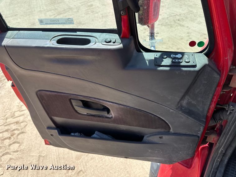 image for item EQ4652 2013 International WorkStar 7600 dump truck