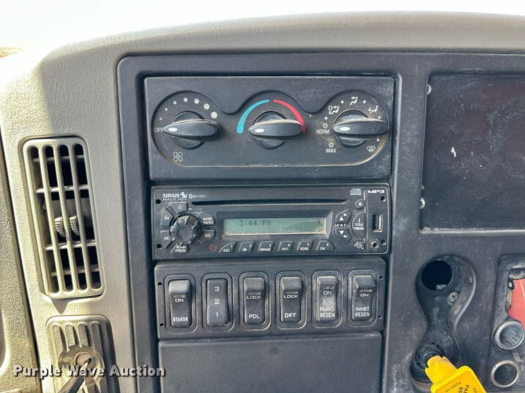 image for item EQ4652 2013 International WorkStar 7600 dump truck