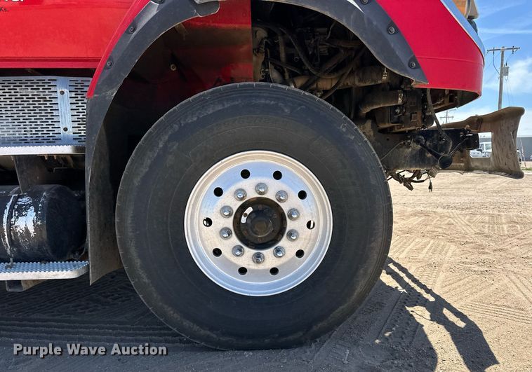 image for item EQ4652 2013 International WorkStar 7600 dump truck