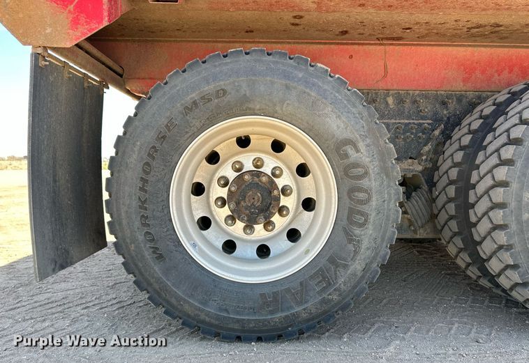 image for item EQ4652 2013 International WorkStar 7600 dump truck