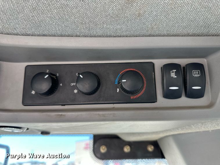 image for item EQ4653 2019 Case 1121G wheel loader