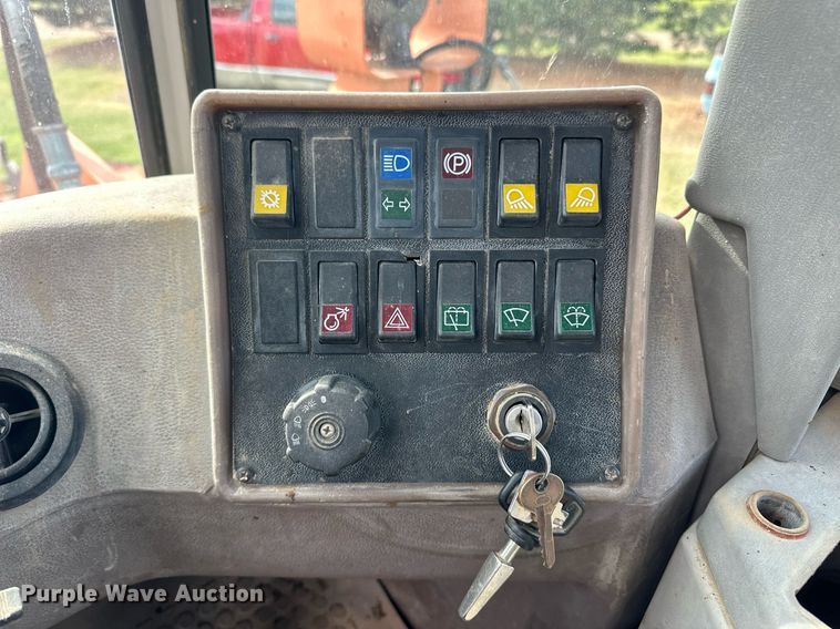 image for item EQ4654 Fiat-Allis FR100 wheel loader