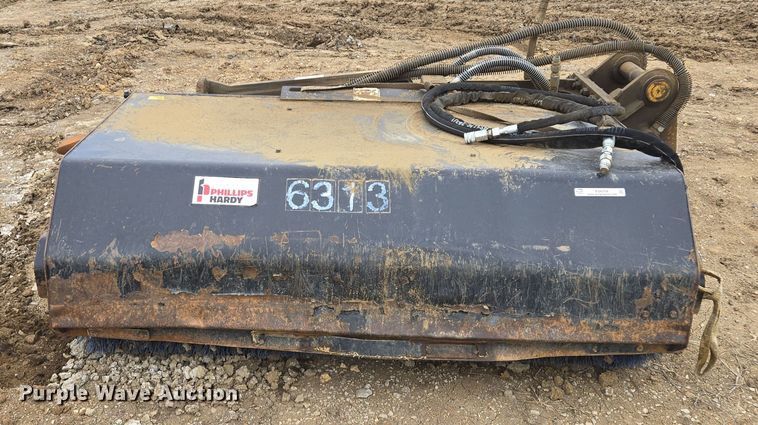 image for item EQ6758 2020 Caterpillar  BU118 skid steer sweeper