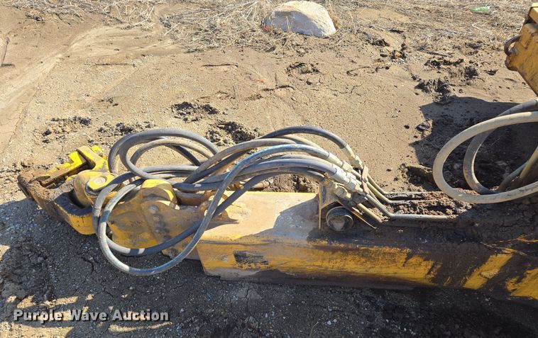 image for item EQ6765 2005 John Deere  1812C  scraper