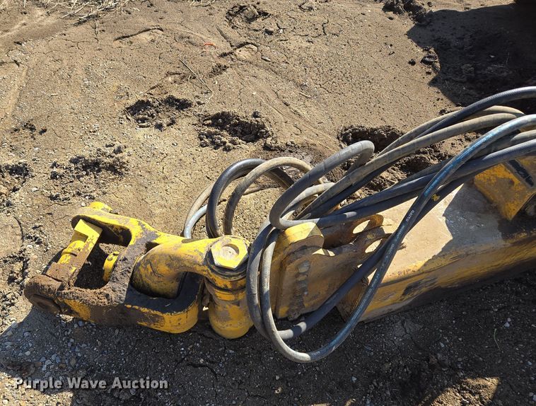 image for item EQ6765 2005 John Deere  1812C  scraper