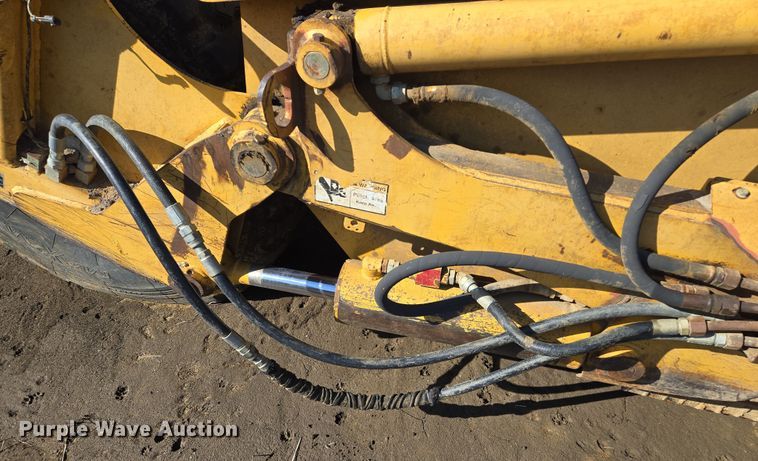 image for item EQ6765 2005 John Deere  1812C  scraper