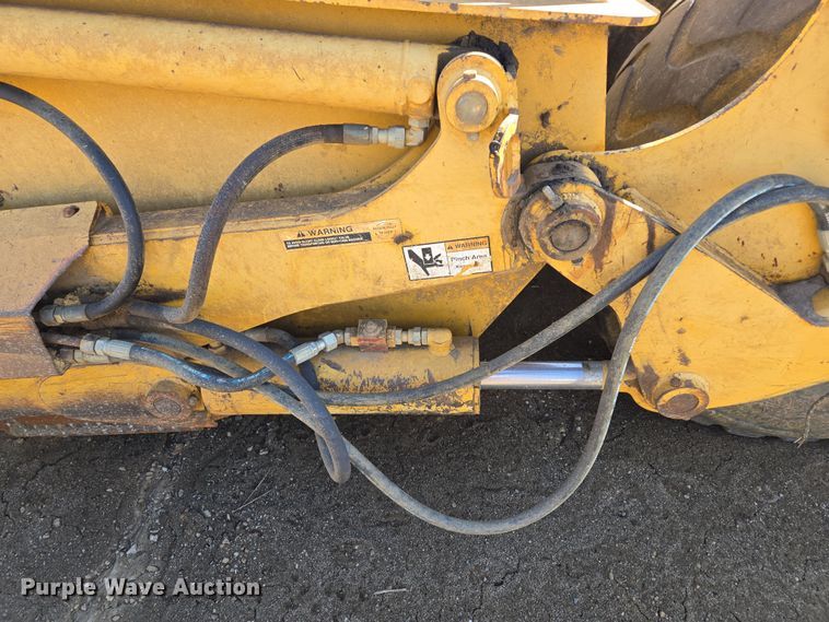 image for item EQ6765 2005 John Deere  1812C  scraper