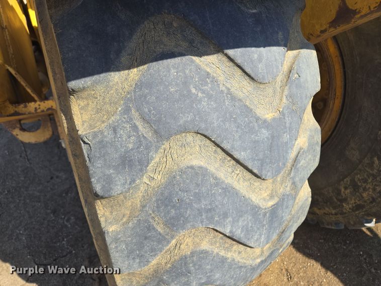 image for item EQ6765 2005 John Deere  1812C  scraper