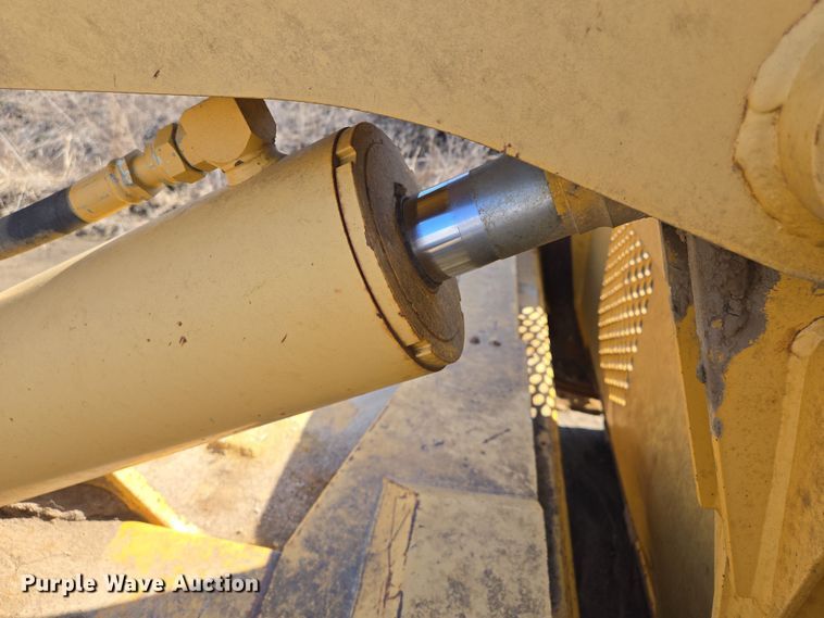 image for item EQ6766 2005 John Deere  1812C  scraper