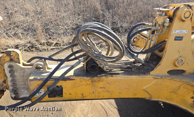 image for item EQ6766 2005 John Deere  1812C  scraper